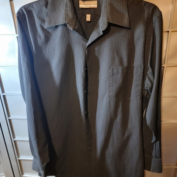 Van Heusen fitted satin stripe small man's shirt - Picture 1 of 6